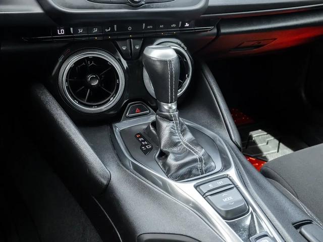 Chevrolet Camaro 2dr Cpe Lt1 Gasoline - автомобили, коли, обяви за нови и употребявани 15
