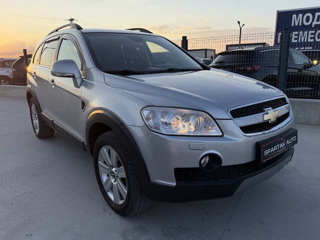 Chevrolet Captiva 2.0D* 2010г.* АВТОМАТИК* 4х4* КОЖА* 6+1 Местен* - автомобили, коли, обяви за нови и употребявани 2