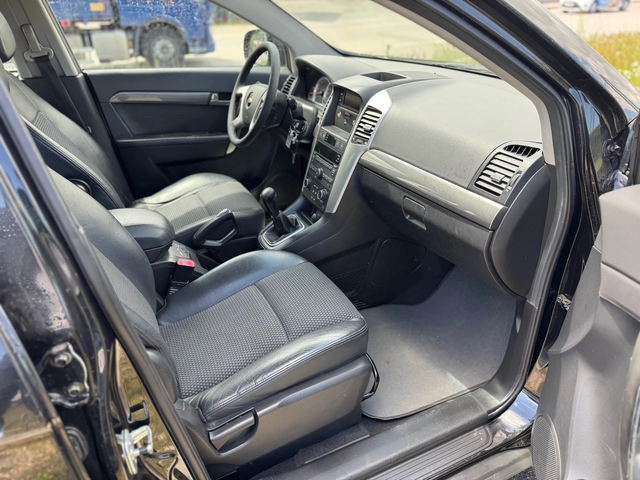 Chevrolet Captiva 2.4i-7 места-2010-ГАЗ - автомобили, коли, обяви за нови и употребявани 11