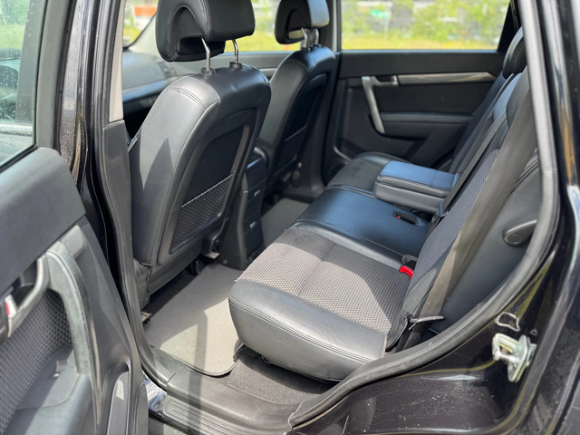 Chevrolet Captiva 2.4i-7 места-2010-ГАЗ - автомобили, коли, обяви за нови и употребявани 12