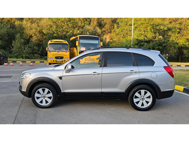 Chevrolet Captiva 2.0D AVTOMAT/KOJA/7mesta - автомобили, коли, обяви за нови и употребявани 2