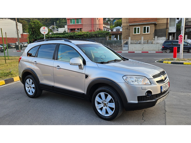 Chevrolet Captiva 2.0D AVTOMAT/KOJA/7mesta - автомобили, коли, обяви за нови и употребявани 6