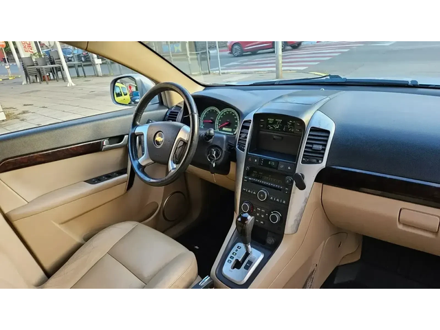 Chevrolet Captiva 2.0D AVTOMAT/KOJA/7mesta - автомобили, коли, обяви за нови и употребявани 8