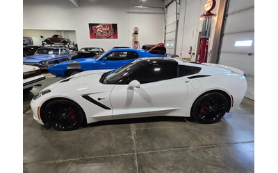 Chevrolet Corvette Stingray 3LT - автомобили, коли, обяви за нови и употребявани 11