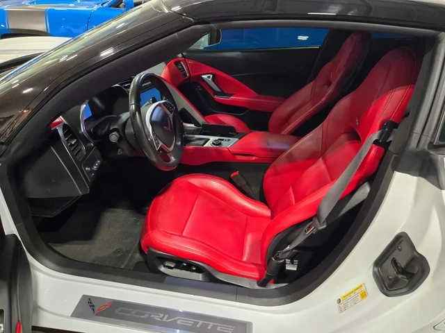 Chevrolet Corvette Stingray 3LT - автомобили, коли, обяви за нови и употребявани 13