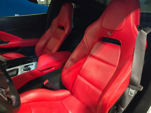 Chevrolet Corvette Stingray 3LT - автомобили, коли, обяви за нови и употребявани 15