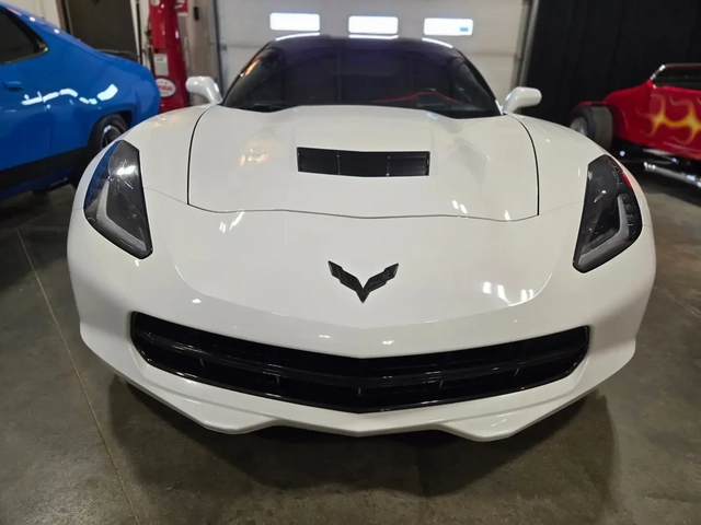 Chevrolet Corvette Stingray 3LT - автомобили, коли, обяви за нови и употребявани 1