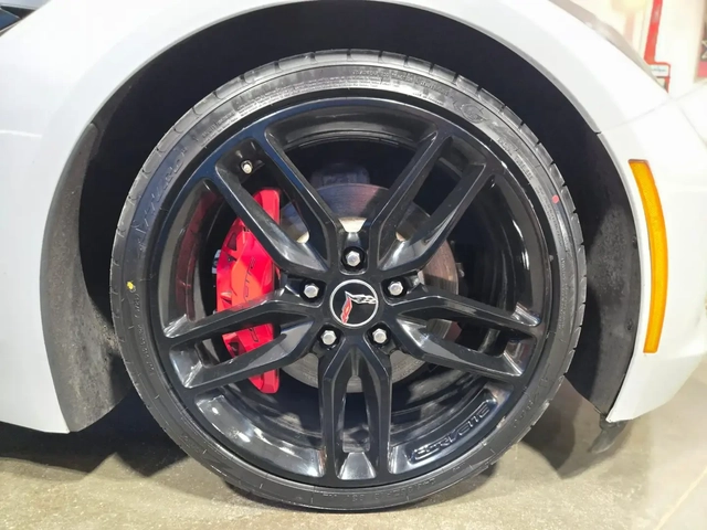 Chevrolet Corvette Stingray 3LT - автомобили, коли, обяви за нови и употребявани 3