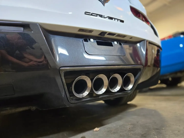 Chevrolet Corvette Stingray 3LT - автомобили, коли, обяви за нови и употребявани 8