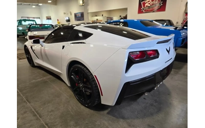 Chevrolet Corvette Stingray 3LT - автомобили, коли, обяви за нови и употребявани 9