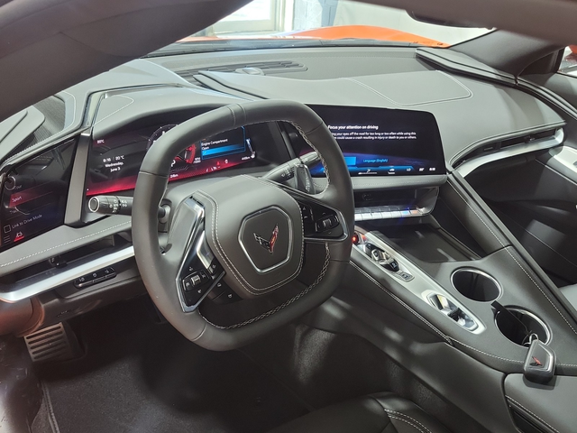 Chevrolet Corvette 6.2L 8cyl Rear Wheel Drive - автомобили, коли, обяви за нови и употребявани 9