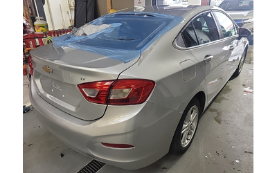 chevrolet-cruze-1-4l-4cyl-front-wheel-drive - 2