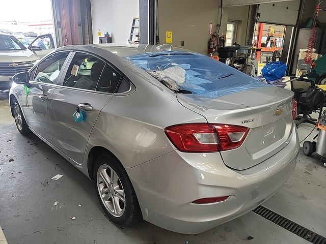 Chevrolet Cruze 1.4L 4cyl Front Wheel Drive - автомобили, коли, обяви за нови и употребявани 3