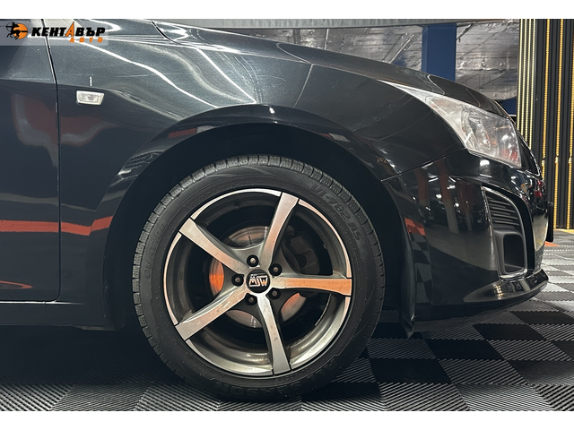 Chevrolet Cruze 1.6i 124 к.с. - автомобили, коли, обяви за нови и употребявани 8
