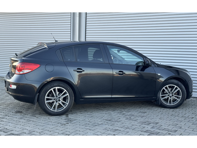 Chevrolet Cruze 1,8i 141ps,GPL,нави,мулти,темпо,борд.,евро5 - автомобили, коли, обяви за нови и употребявани 6
