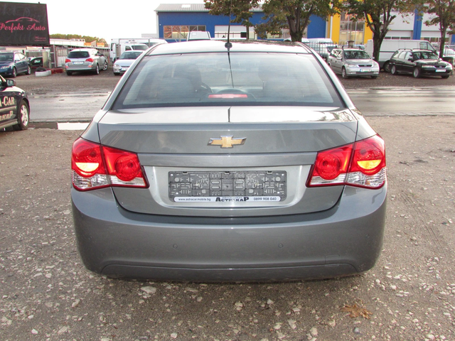 Chevrolet Cruze 2.0 VCDI EURO4 - автомобили, коли, обяви за нови и употребявани 3