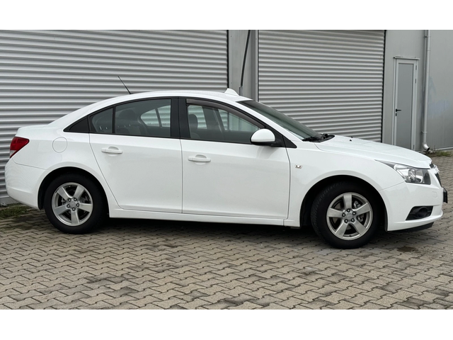 Chevrolet Cruze 1, 8i 141ps, bi-fuel GPL, клима, мулти, темпо, бор - автомобили, коли, обяви за нови и употребявани 6