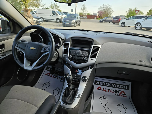 Chevrolet Cruze 1.6i-113кс= КЛИМАТИК= 188.000km= EURO 5A - автомобили, коли, обяви за нови и употребявани 12