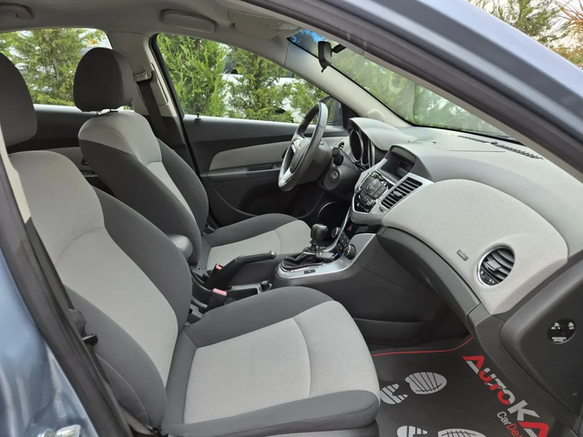 Chevrolet Cruze 1.6i-112kc= ГАЗ* LANDI RENZO* = КЛИМАТИК= EURO 5A - автомобили, коли, обяви за нови и употребявани 14