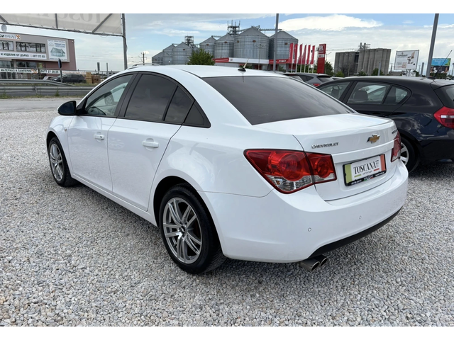 Chevrolet Cruze 1.6i* Навигация* Лизинг - автомобили, коли, обяви за нови и употребявани 2