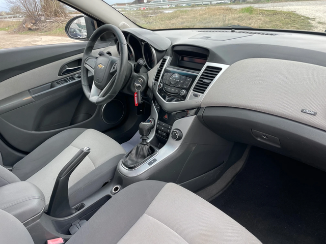 Chevrolet Cruze 1.6i-113-ITALIA - автомобили, коли, обяви за нови и употребявани 4