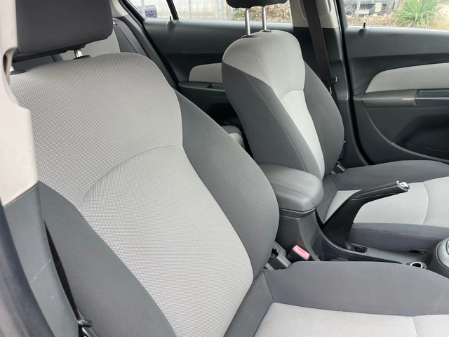 Chevrolet Cruze 1.6i-113-ITALIA - автомобили, коли, обяви за нови и употребявани 5