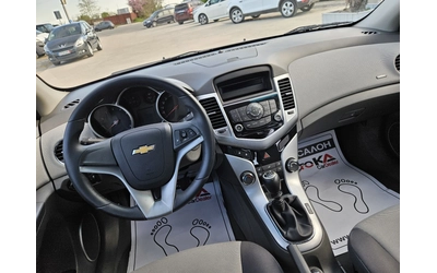 Chevrolet Cruze 1.6i-113кс= КЛИМАТИК= 188.000km= EURO 5A - автомобили, коли, обяви за нови и употребявани 10