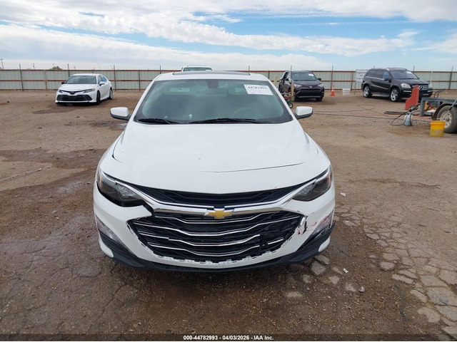 Chevrolet Malibu 1.5L I-4 DI, DOHC, VVT, TURBO, 160HP Front Wheel Drive - автомобили, коли, обяви за нови и употребявани 11