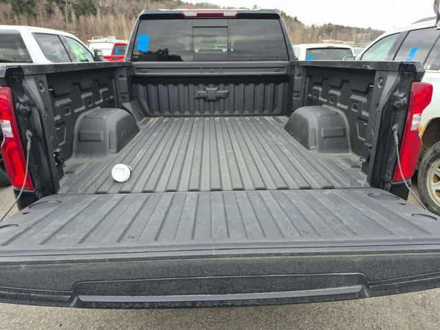 Chevrolet Silverado DIESEL * LT TRAIL BOSS CREW CAB STD BED * CARFAX * - автомобили, коли, обяви за нови и употребявани 9