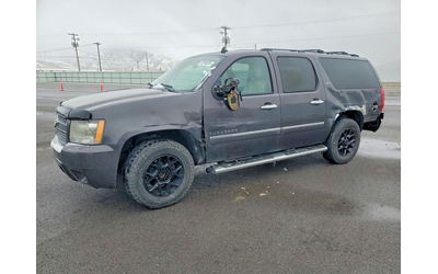chevrolet-suburban-5-3l-8-4x4-w-rear-wheel-drv - 0