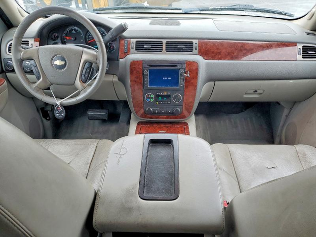 Chevrolet Suburban 5.3L 8 4x4 w/Rear Wheel Drv - автомобили, коли, обяви за нови и употребявани 6