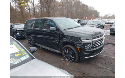 Chevrolet Suburban 5.3L V-8 DI, VVT, 355HP 4X2 Drive - автомобили, коли, обяви за нови и употребявани 12