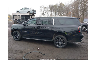 Chevrolet Suburban 5.3L V-8 DI, VVT, 355HP 4X2 Drive - автомобили, коли, обяви за нови и употребявани 13