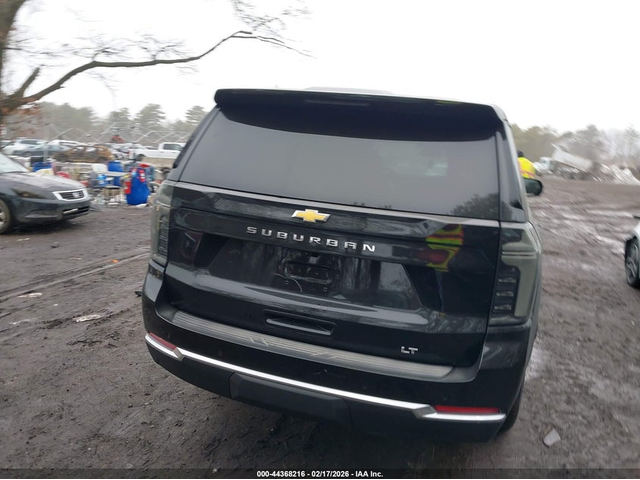 Chevrolet Suburban 5.3L V-8 DI, VVT, 355HP 4X2 Drive - автомобили, коли, обяви за нови и употребявани 15