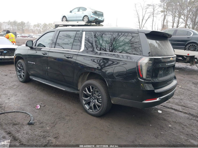 Chevrolet Suburban 5.3L V-8 DI, VVT, 355HP 4X2 Drive - автомобили, коли, обяви за нови и употребявани 2