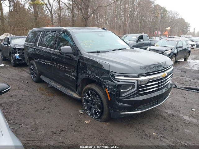 Chevrolet Suburban 5.3L V-8 DI, VVT, 355HP 4X2 Drive - автомобили, коли, обяви за нови и употребявани 5