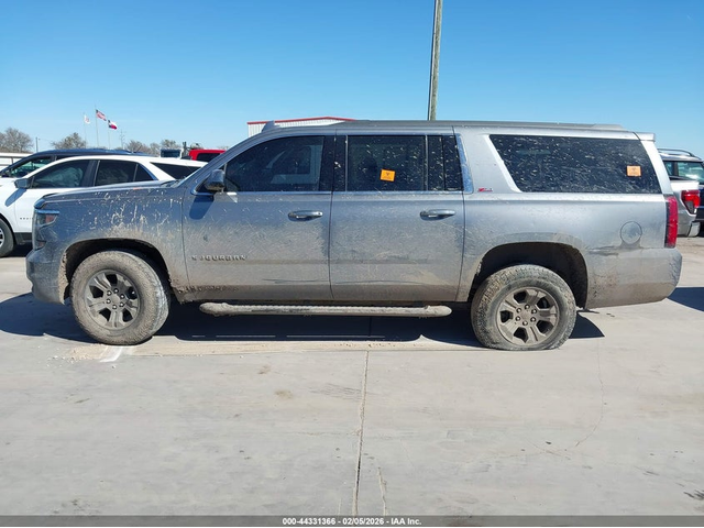 Chevrolet Suburban 5.3L V-8 DI, VVT, 355HP 4X4 Drive - автомобили, коли, обяви за нови и употребявани 13