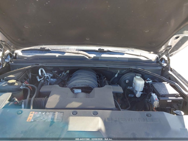 Chevrolet Suburban 5.3L V-8 DI, VVT, 355HP 4X4 Drive - автомобили, коли, обяви за нови и употребявани 9
