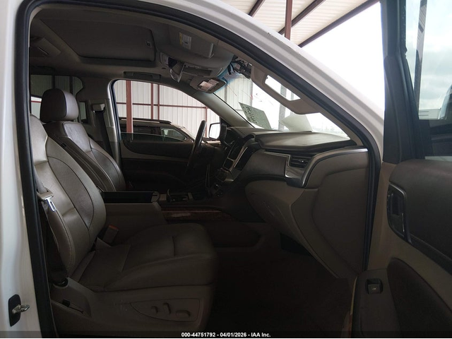 Chevrolet Tahoe 5.3L V-8 DI, VVT, 355HP 4X4 Drive - автомобили, коли, обяви за нови и употребявани 4