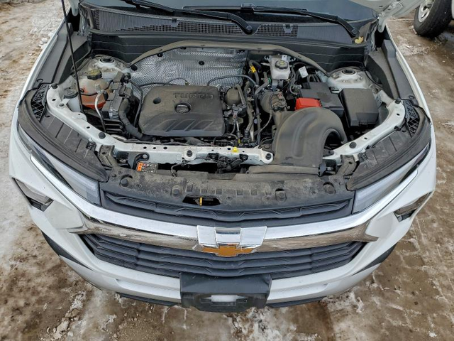 Chevrolet Trailblazer 1.3L 3 Front-wheel Drive - автомобили, коли, обяви за нови и употребявани 11