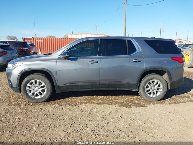 Chevrolet Traverse 3.6L V-6 DI, DOHC, VVT, 310HP Front Wheel Drive - автомобили, коли, обяви за нови и употребявани 14