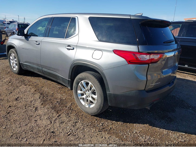Chevrolet Traverse 3.6L V-6 DI, DOHC, VVT, 310HP Front Wheel Drive - автомобили, коли, обяви за нови и употребявани 2