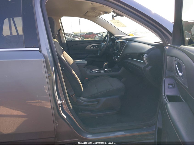 Chevrolet Traverse 3.6L V-6 DI, DOHC, VVT, 310HP Front Wheel Drive - автомобили, коли, обяви за нови и употребявани 4