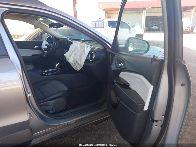 Chevrolet Trax 1.2L I-3 DI, DOHC, VVT, TURBO, 137HP Front Wheel Drive - автомобили, коли, обяви за нови и употребявани 4