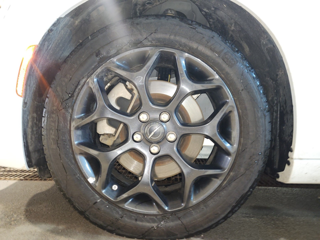 Chrysler 200 3.6L 6cyl AWD - автомобили, коли, обяви за нови и употребявани 5