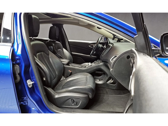 Chrysler 200 * Distronic, * Park Assist * 2.4 - автомобили, коли, обяви за нови и употребявани 4