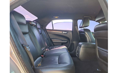 Chrysler 300 3.6L 6 ALL WHEEL DRIVE - автомобили, коли, обяви за нови и употребявани 9