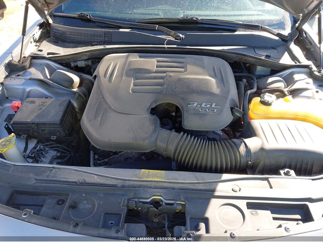 Chrysler 300 3.6L V-6 DOHC, VVT, 300HP All Wheel Drive - автомобили, коли, обяви за нови и употребявани 9