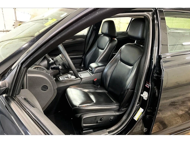 Chrysler 300c * Touring L | Leather | V6 | Remote Start * CARFAX - автомобили, коли, обяви за нови и употребявани 2