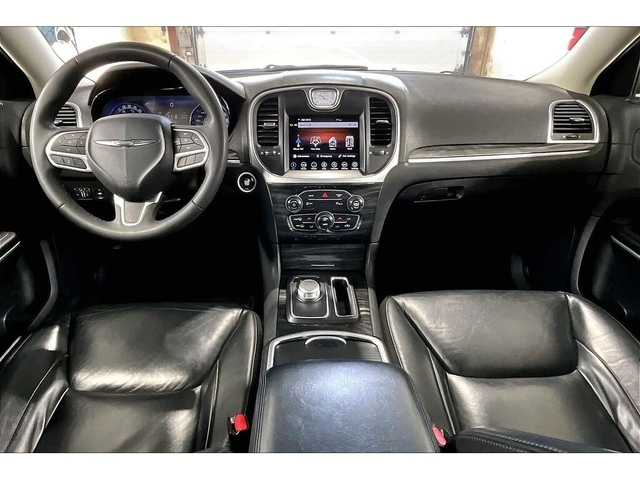 Chrysler 300c * Touring L | Leather | V6 | Remote Start * CARFAX - автомобили, коли, обяви за нови и употребявани 5